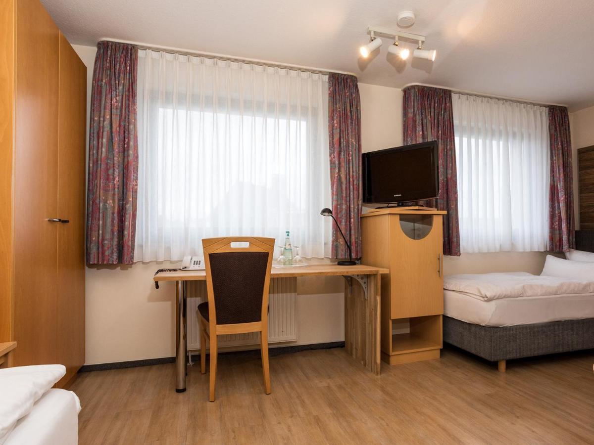Hotel & Wirtshaus Hansen Бергиш Гладбах Екстериор снимка