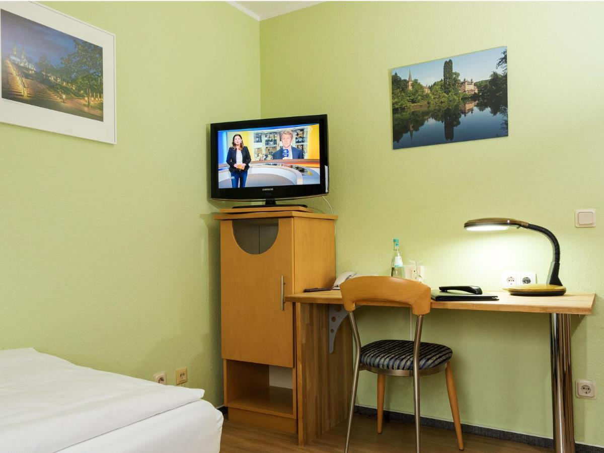 Hotel & Wirtshaus Hansen Бергиш Гладбах Екстериор снимка