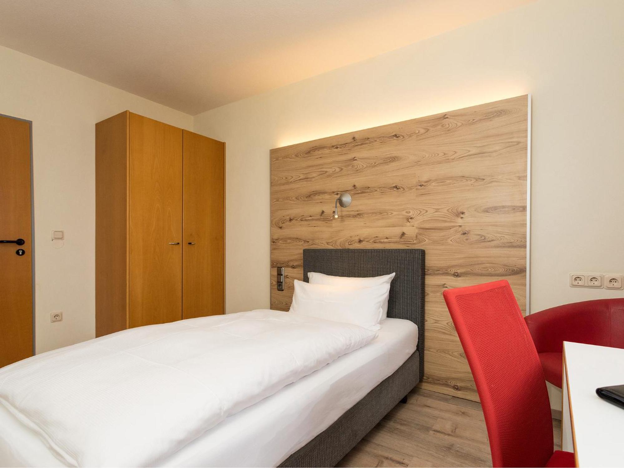Hotel & Wirtshaus Hansen Бергиш Гладбах Екстериор снимка