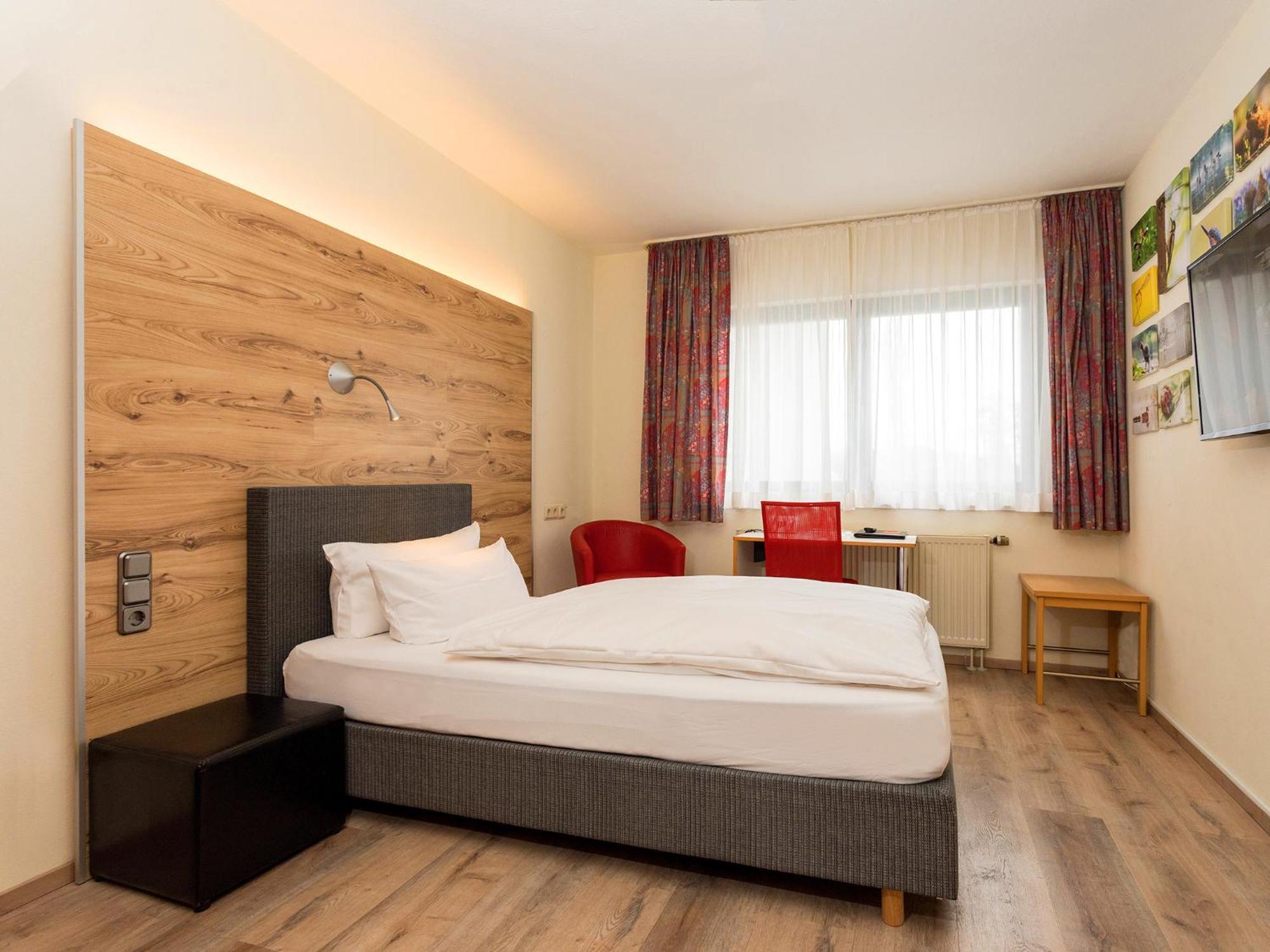 Hotel & Wirtshaus Hansen Бергиш Гладбах Екстериор снимка
