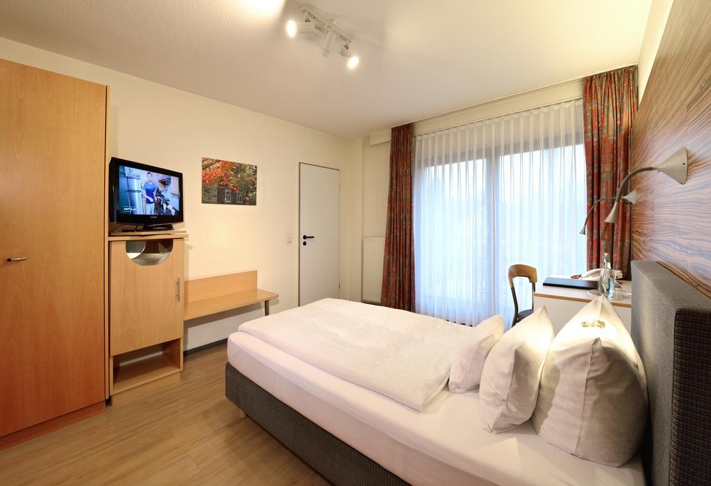 Hotel & Wirtshaus Hansen Бергиш Гладбах Екстериор снимка